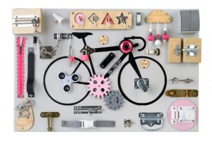 tablica manipulacyjna duża z rowerem różowa